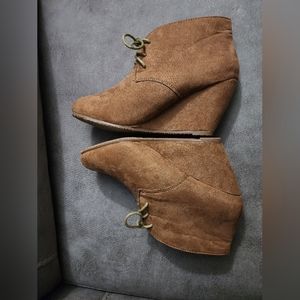 BELLA MARIE Wedge ankle boots size 9 excellent condition